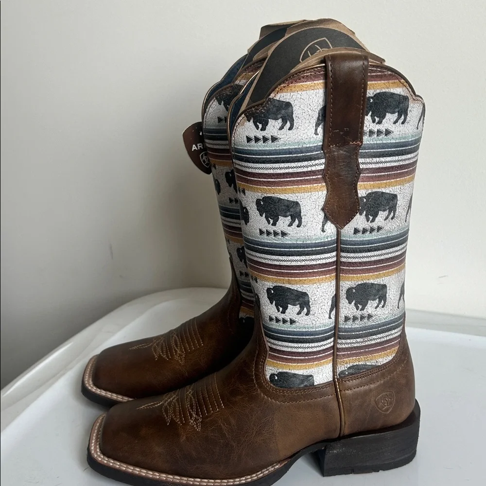 Ariat Women’s CIRCUIT SAVANNA BUFFALO PRINT WESTERN COWGIRL BOOTS SQUARE TOE - Picture 3 of 12